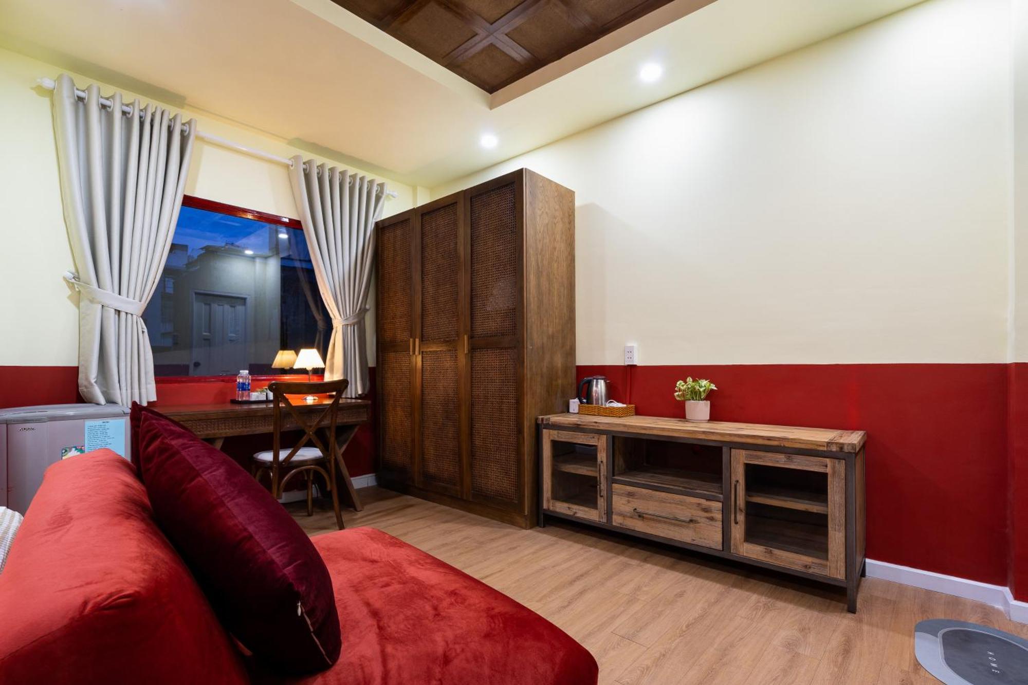 Bed & Breakfast Luxhome - Bui Vien Walking Street Ho Chi Minh City