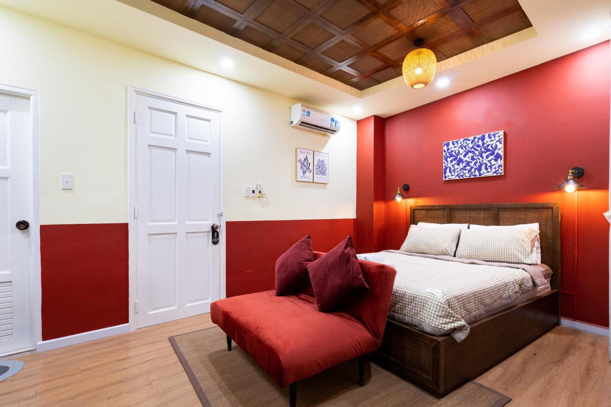 Bed & Breakfast Luxhome - Bui Vien Walking Street Ho Chi Minh City